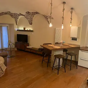 Apartment Il Nido Del Borgo, Genua