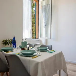Apartment Viabai Con Parcheggio Privato, Genua